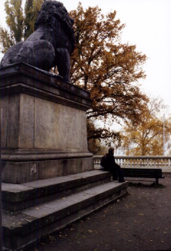marieke en de flensburger l�we kijken uit over de wannsee